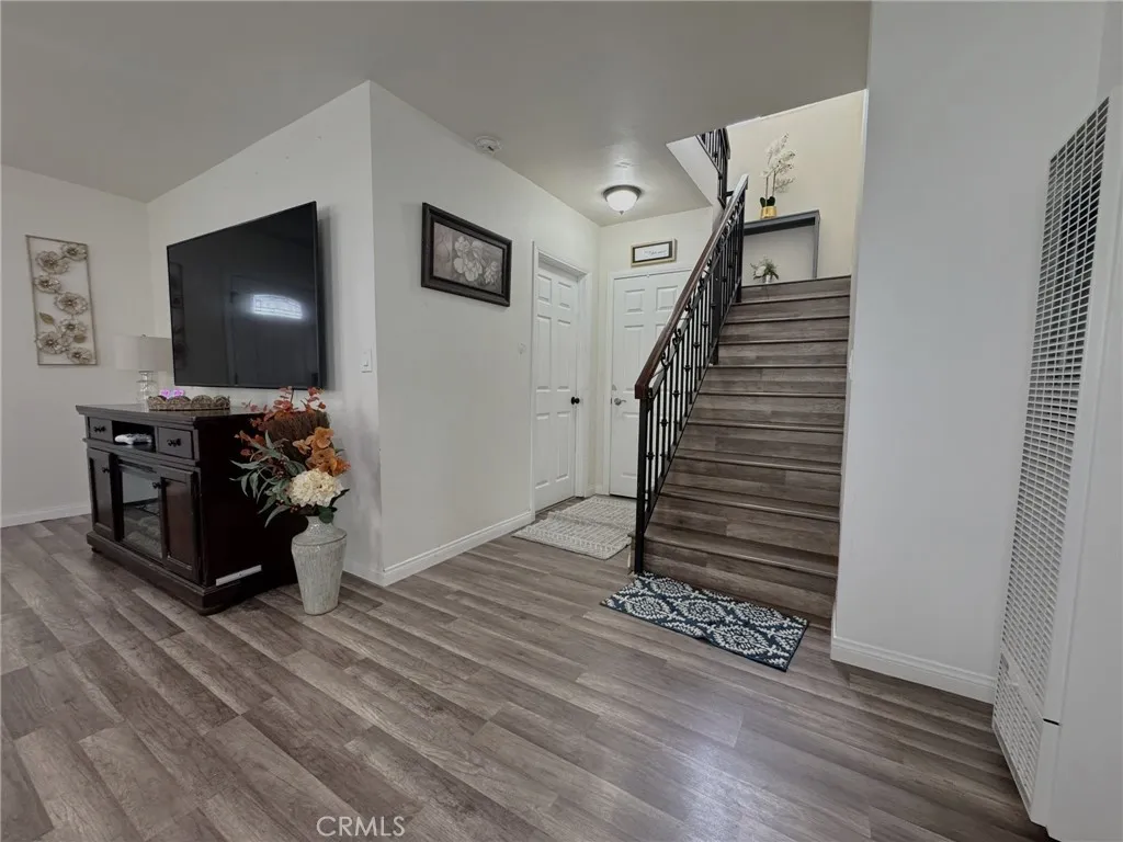 1857 W 94th Place, Los Angeles, California 90047 home-pic-20